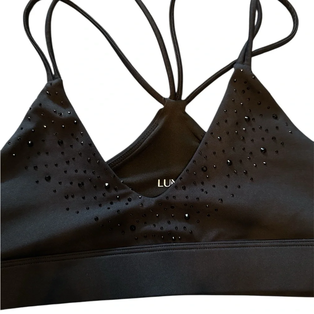 LUXEIT Black Strappy sports bra. - Picture 4 of 7
